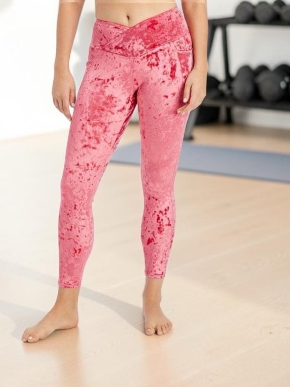 Fabletics Pink Crushed Velvet Leggings Women’s  Medium Glamorous Workout Pants